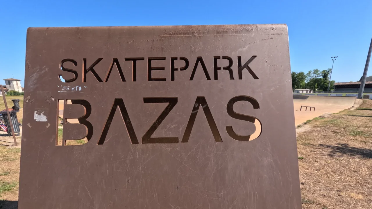 panneau-entrée-skatepark-bazas