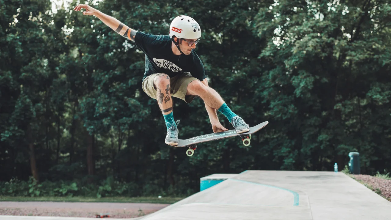 skateur-dans-les-airs